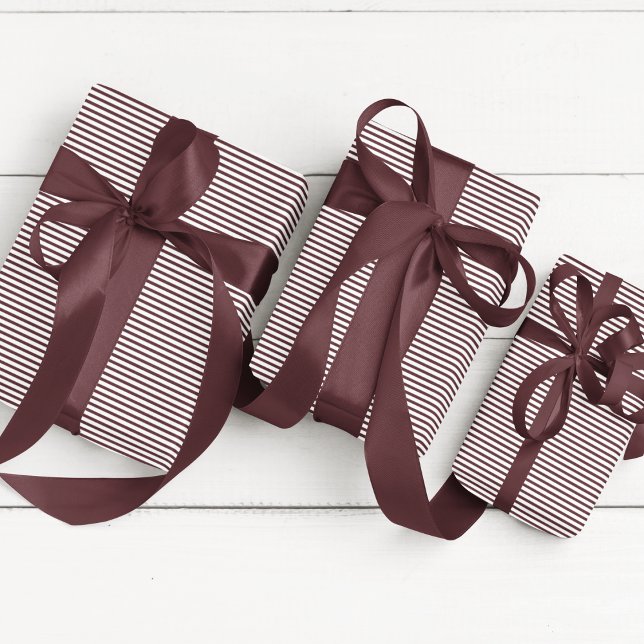 Papier Cadeau Élégante plante pourpre mince rayé (Elegant Thin Striped Wrapping Paper with Eggplant and White Skinny Lines. Chic Moody Fall Color.)