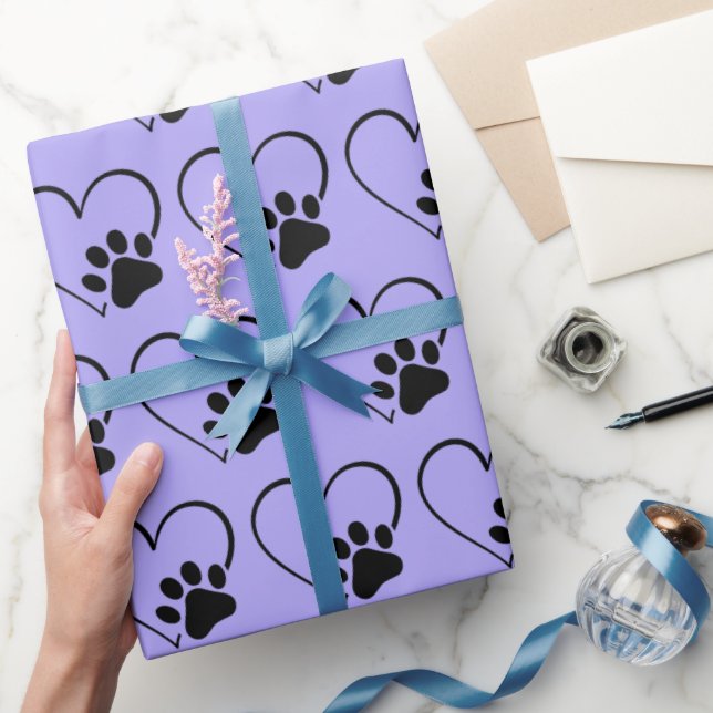 Papier Cadeau Empreinte de patte de chien et coeur sur violet (Cadeaux)