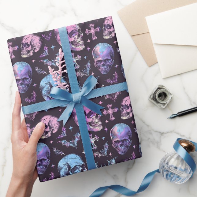 Papier Cadeau Enchanter des crânes violets chauves-souris et cro (Cadeaux)