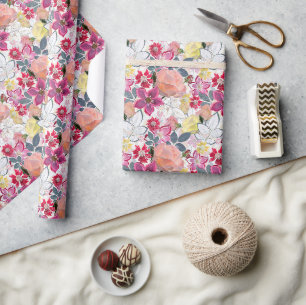 Papier Cadeau Fleurs d'aquarelle rose et rouge.