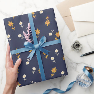 Papier Cadeau Fleurs jaunes minuscules et crème sur bleu marine