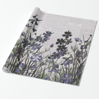 Papier Cadeau Fleurs sauvages pourpres sur le journal vintage