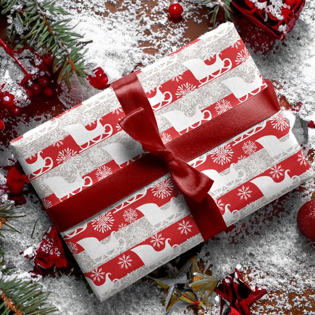 Papier Cadeau Flocon de neige rouge et argent et traîneau de Pèr (Red & Silver Stripe Snowflake & Santa's Sleigh Wrapping Paper Sheets)