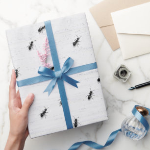 Papier Cadeau Fourmis noires sur du bois blanchi à la chaux