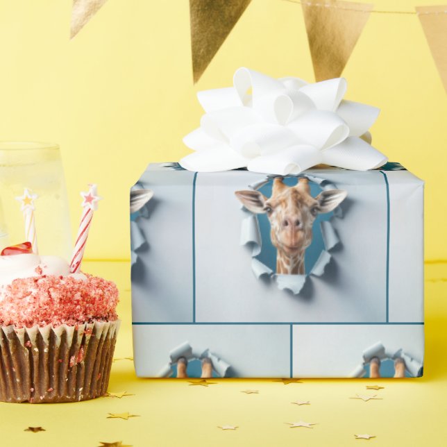 Papier Cadeau Giraffe émergée d'un trou de papier déchiré (Fête d'anniversaire)