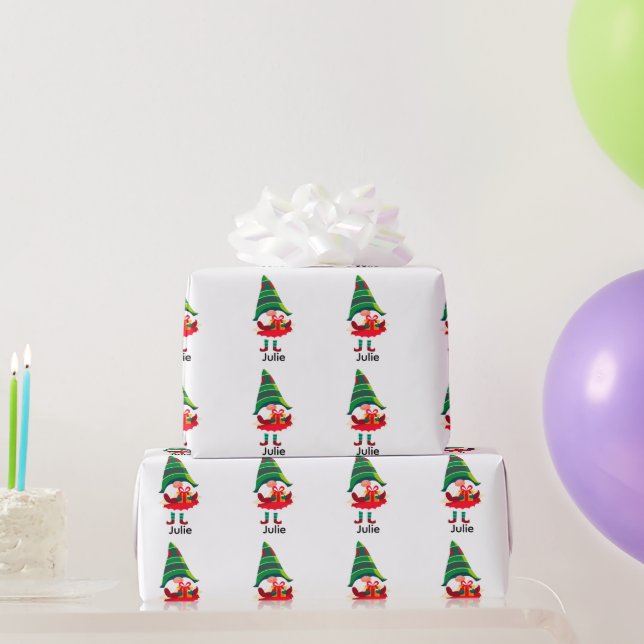 Papier Cadeau Gnome de Noël personnalisée tenant une boîte cadea (Cadeaux de fête)