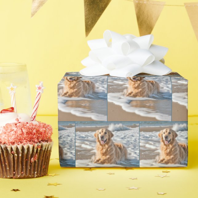 Papier Cadeau Golden Retriever Dans La Vague De Plage (Fête d'anniversaire)