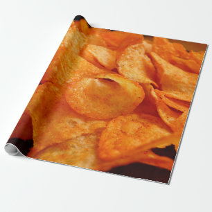 Papier Cadeau Gros plan de chips juteux, croustillants sur plaqu