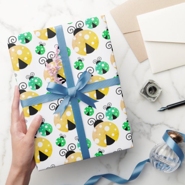 Papier Cadeau Joli Motif de Ladybugs Jaune et Vert (Cadeaux)