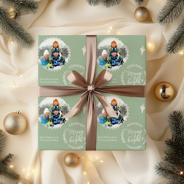 Papier Cadeau Joyeuse et brillante photo personnalisée Vert et a (Photo christmas wrapping paper - Merry & Bright)