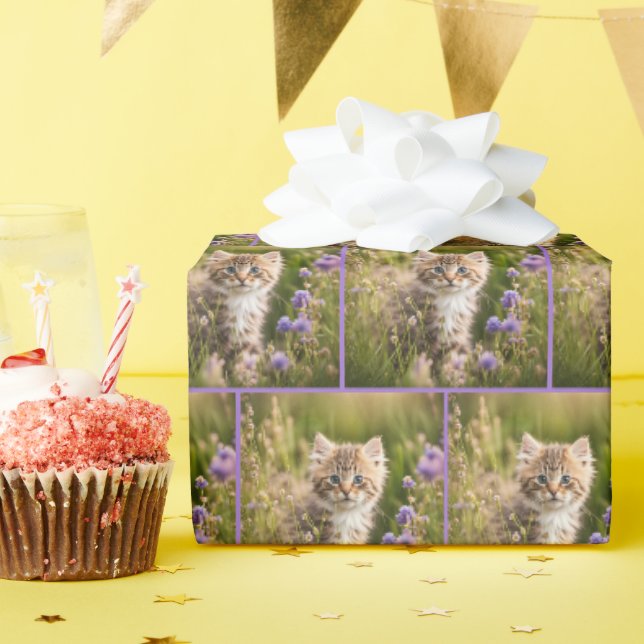Papier Cadeau Kitten Dans Le Champ Fleur sauvage (Fête d'anniversaire)