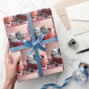 Papier Cadeau Kittens dans une boîte à bonbons de coeur rouge