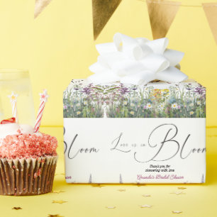 Papier Cadeau L'amour est dans la Fête des mariées fleurie Fleur