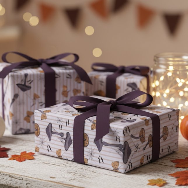 Papier Cadeau Lavande rayée Halloween champignon et papillon (Elegant Purple Fall Striped Autumn Birthday, Halloween Wrapping Paper. Mushrooms, Butterflies, Bats)