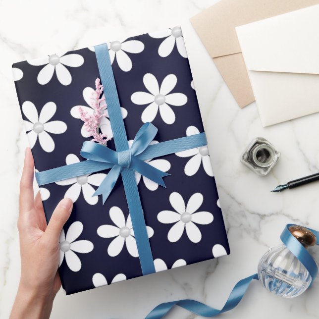 Papier Cadeau Marguerites et perles blanches sur le noir (Cadeaux)
