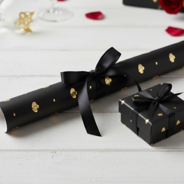 Papier Cadeau Minimalist Luxury Interlocking Gold Hearts on Blac (Créateur téléchargé)