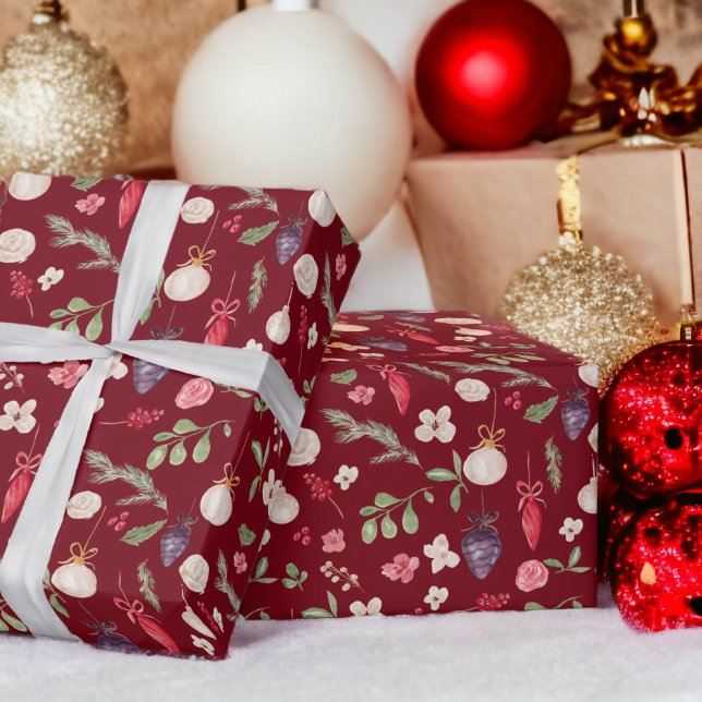 Papier Cadeau Motif d'aquarelle à fleurs de Noël rustique (Rustic Christmas floral bauble watercolor pattern Wrapping Paper on red)