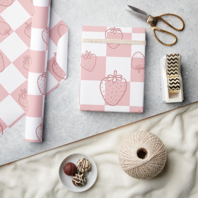 Papier Cadeau motif de damier mignon fraise (Artisanat)