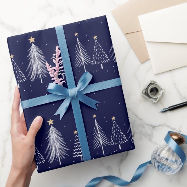 Papier Cadeau Motif de la Marine Blue Winter Pine Trees de Noël (Cadeaux)