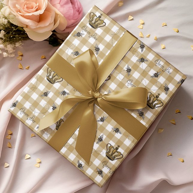 Papier Cadeau Motif élégant de reine abeille à vichy or (Elegant Gold Gingham Pattern with a Hand-Drawn Vintage Inspired Buzzing Queen Bee & her Royal Crown)