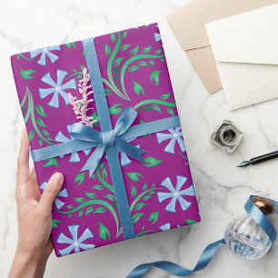 Papier Cadeau Motif floral pourpre avec fleurs bleues