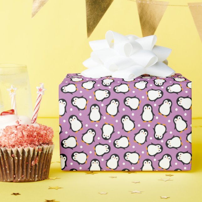 Papier Cadeau Motif mignon de pingouin violet (Fête d'anniversaire)