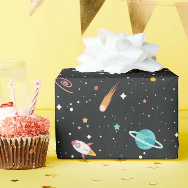 Papier Cadeau Navires spatiaux et planètes en noir (Fête d'anniversaire)