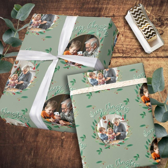 Papier Cadeau Noël Deux Photo Sage Green Wreath Motif (Créateur téléchargé)