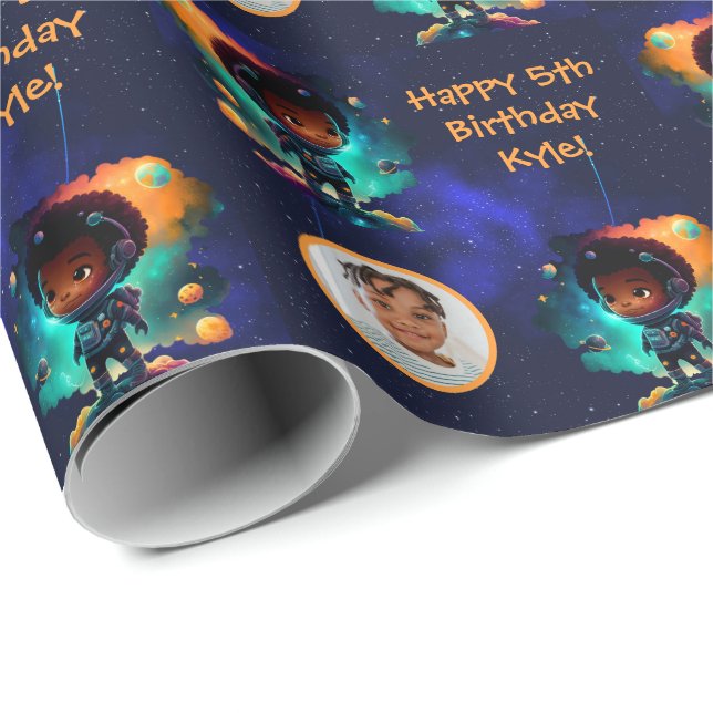 Papier Cadeau Nom Texte de la photo African American Boy Astrona (Coin rond)
