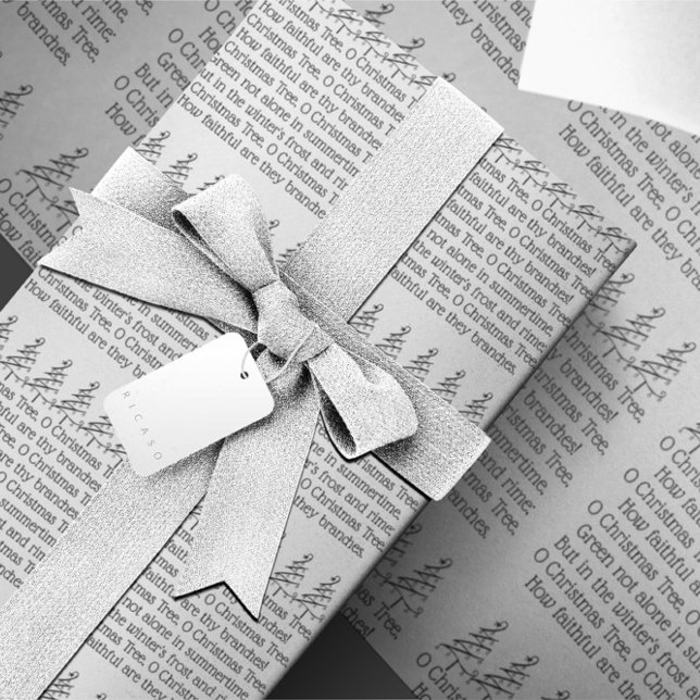 Papier Cadeau O Typographie de l'arbre de Noël Carol Thème (O Christmas Tree Typography Carol Themed Wrapping Paper from Ricaso. Elegant holiday wrapping paper)