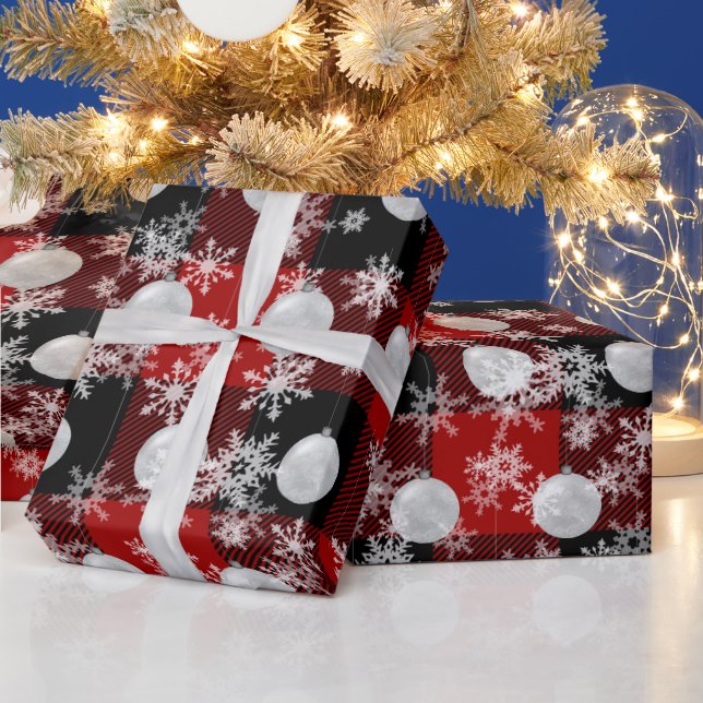 Papier Cadeau Ornement Et Pneus Sur Plaid (Vacances)