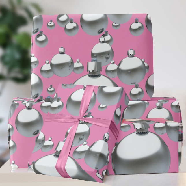 Papier Cadeau Papier d'enveloppement de Noël en argent rose (A bold pink and silver Christmas Ornament pattern gift wrap just for you)