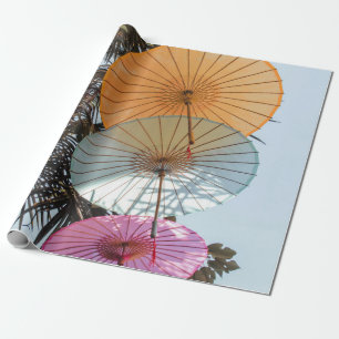 Papier Cadeau Parapluie rouge sur arbre vert