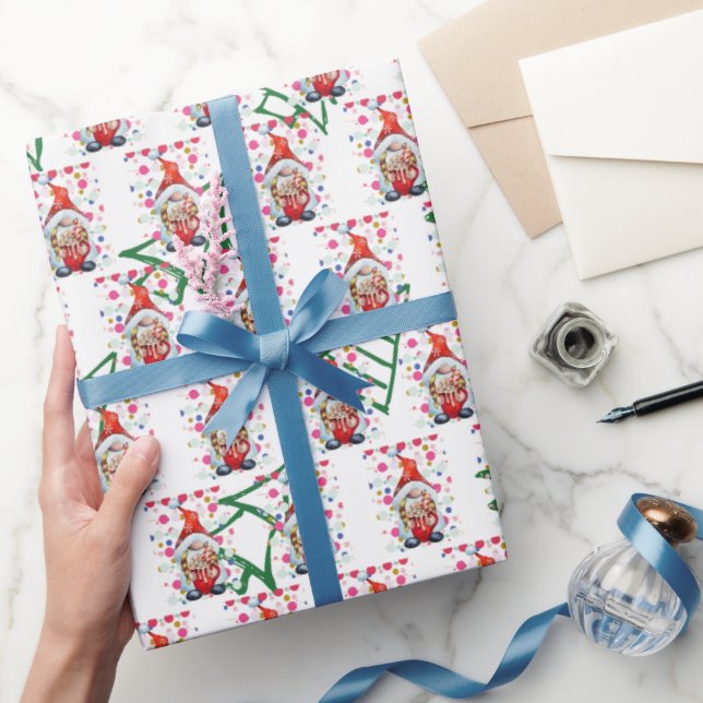 Papier Cadeau Père Noël Gnome avec arbres de Noël Arrière - plan (Cadeaux)