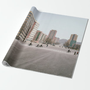 PAPIER CADEAU PERSONNES INCONNUES CONDUISANT UN VÉLO