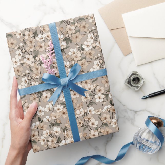 Papier Cadeau Petites Fleurs Éparses — Beige et Sauge Discrets (Cadeaux)