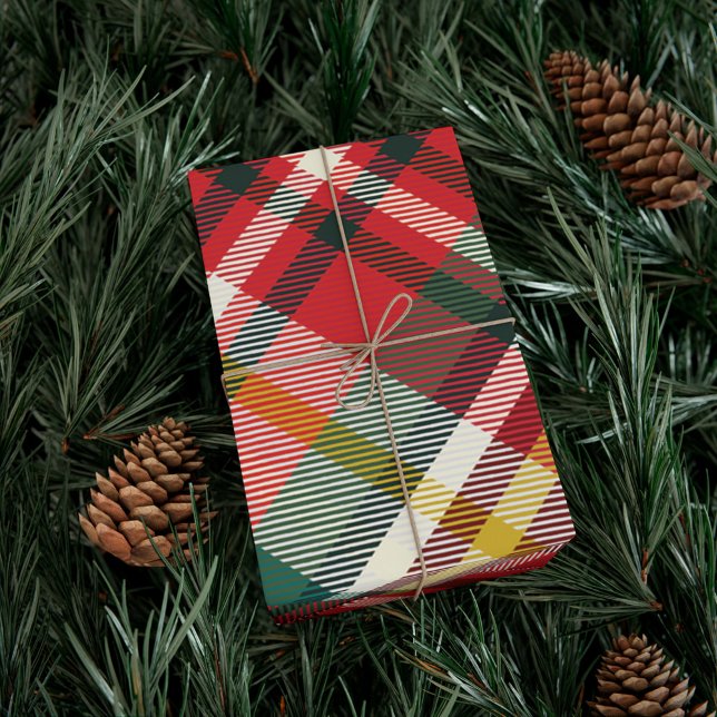 Papier Cadeau Plaid Red Check Élégante ferme (Rustic Plaid Red and Green Wrapping Paper)