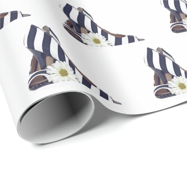 Papier Cadeau pompes rayées noires et blanches avec marguerite (Coin rond)