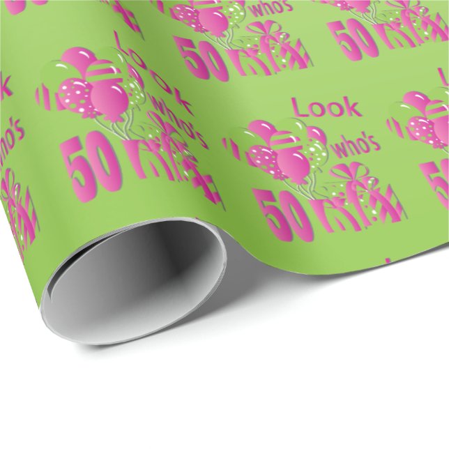 Papier Cadeau Regardez qui est 50 dans vert et rose - (Coin rond)