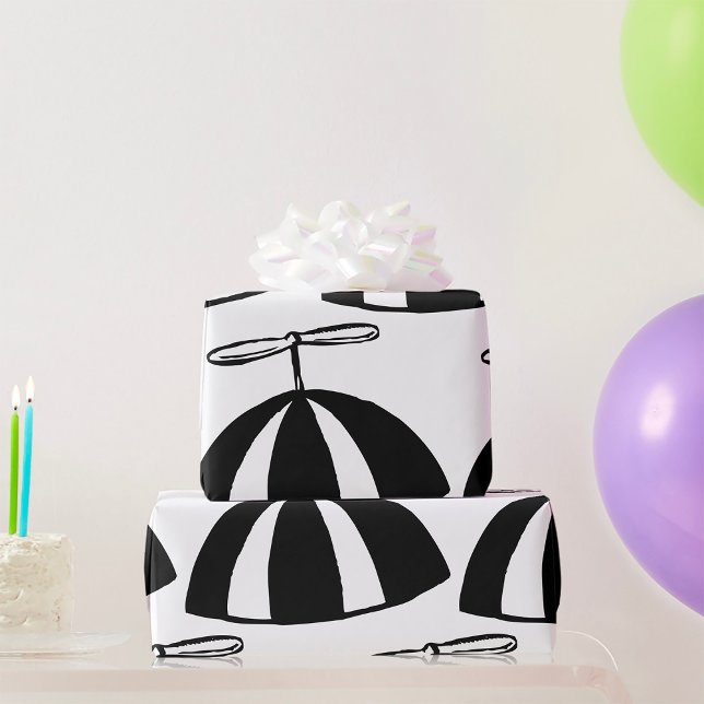 Papier Cadeau Retro hélice Beanie Whimsical noir et blanc (Créateur téléchargé)