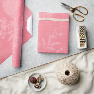 Papier Cadeau Rose clair sur motif floral rose