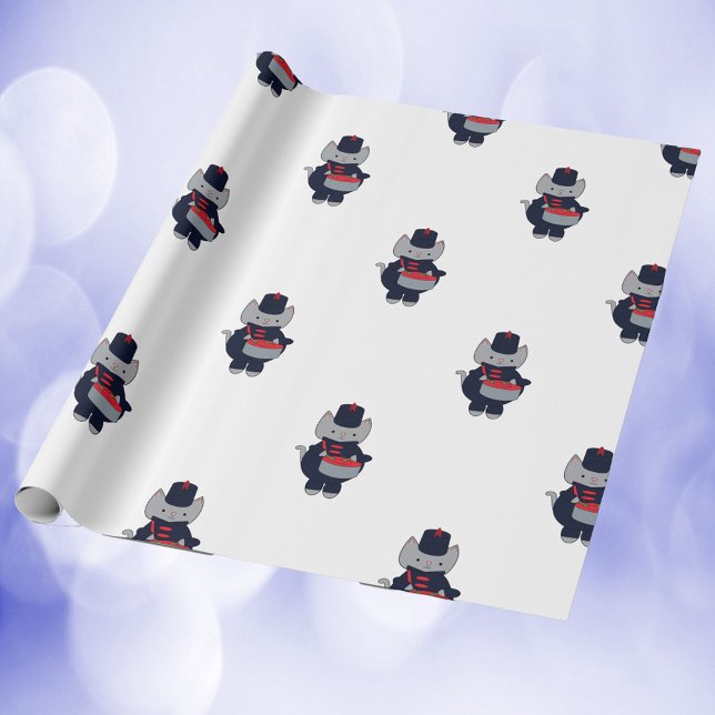 Papier Cadeau Tambour de caisse claire de chat en bleu marine et (Wrapping paper of a cat playing drums in a navy blue & red marching band uniform.)