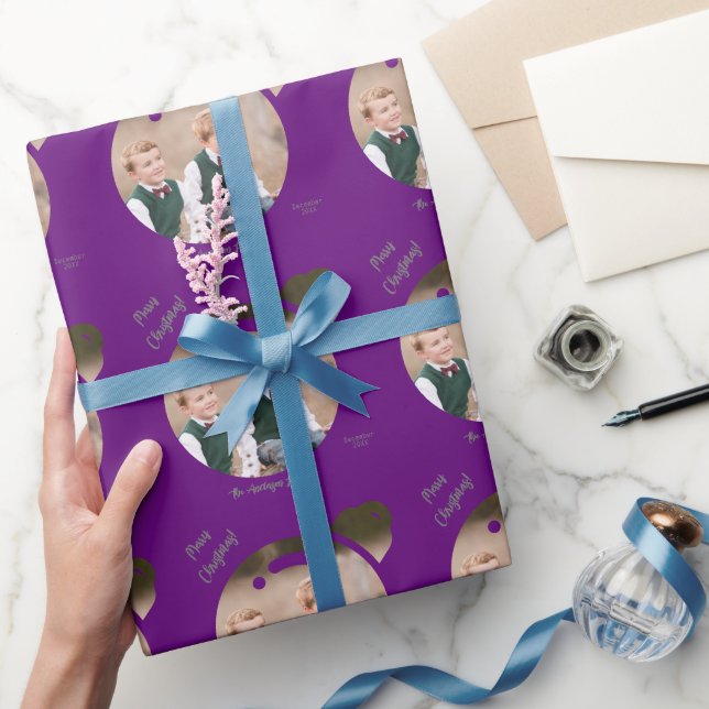 Papier Cadeau Téléchargez votre photo dans un Bauble violet de N (Cadeaux)