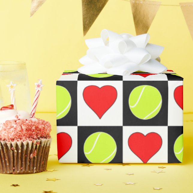 Papier Cadeau Tennis Balls and Hearts Tennis Player Team Party (Fête d'anniversaire)
