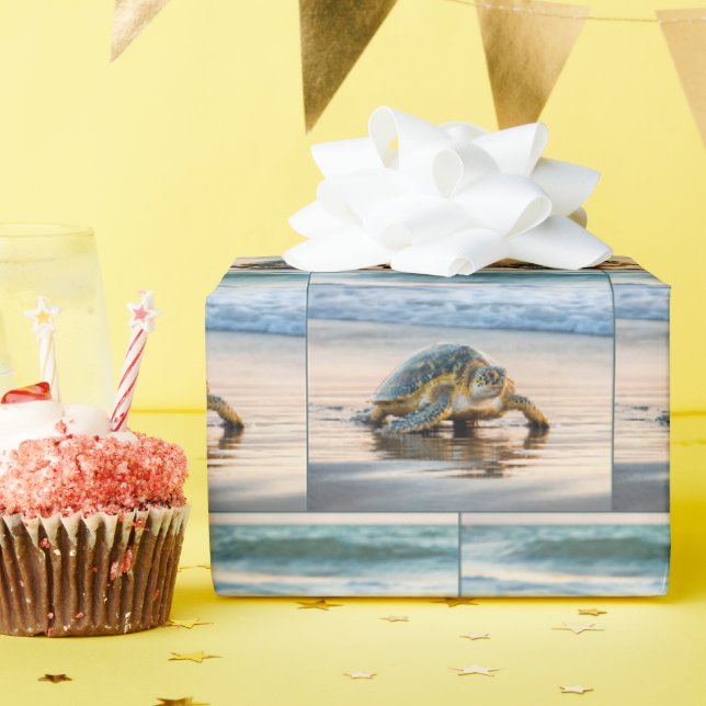 Papier Cadeau Tortue Marchant Sur Le Sable De Plage Humide (Fête d'anniversaire)