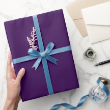 Un fond violet minimaliste avec une texture subtil