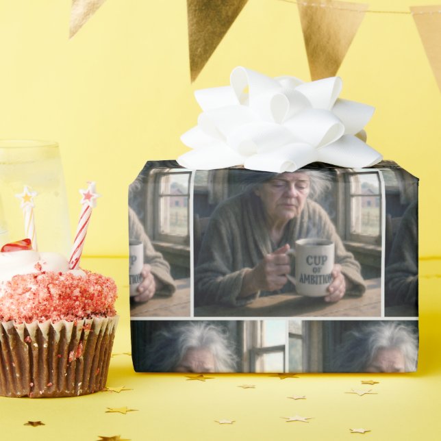 Papier Cadeau Vielle dame avec Steaming Cup de café (Fête d'anniversaire)