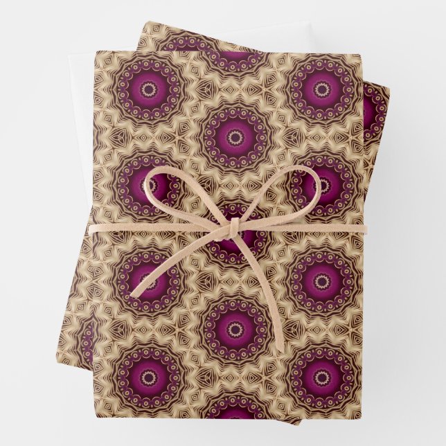 Papier cadeau violet et or. (En situation)