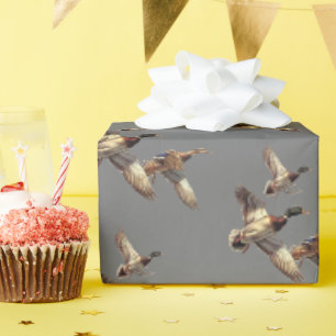Papier Cadeau Voler Des Canards Mallard Sur Grey