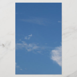 Papier ciel bleu foncé nuages blancs